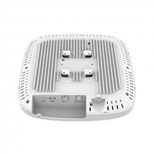 CNWRAITD-004-0 - AP INDOOR OMNI WIFI 6E 4X4/8x8 2500 CONEXOES AX15600 S/ FONTE - XE5-8X00A06-RW - CAMBIUM
