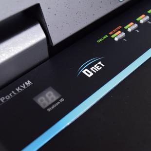 DNKVGVTA-002-0 - KVM GAVETA 17" VGA 8 PORTAS - DN-KVM-1008 - D-NET